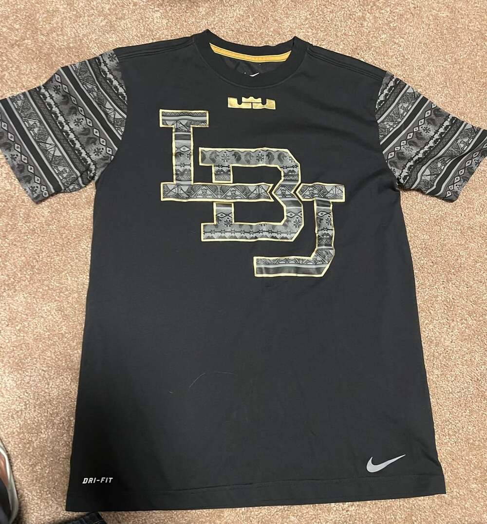 Nike LeBron James LBJ Black History Month BHM Dri-FIT Graphic T-Shirt Medium